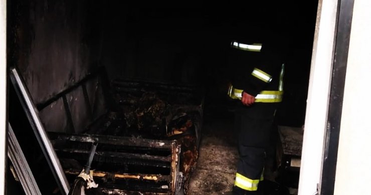 Van’da meydana gelen 4 ayrı yangına itfaiye ekipleri müdahale etti