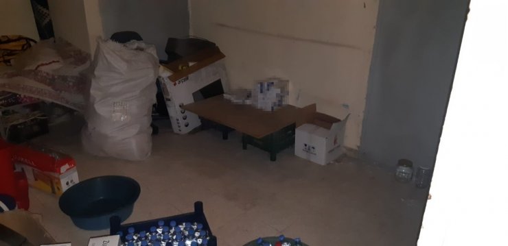 Adana’da kaçak içki ve sigara operasyonu