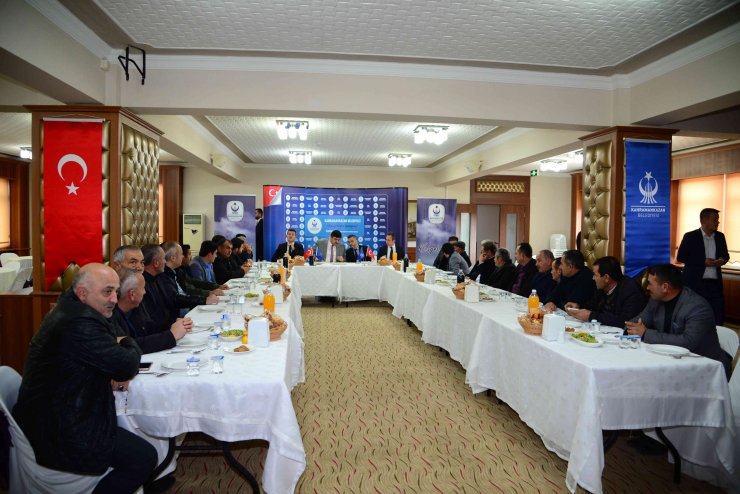 Belediye Başkanı Oğuz muhtarlarla bir araya geldi