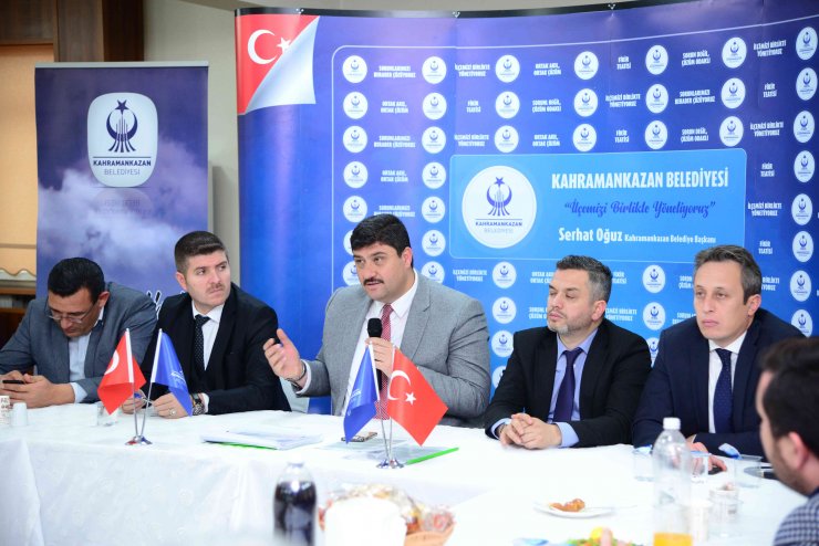 Belediye Başkanı Oğuz muhtarlarla bir araya geldi