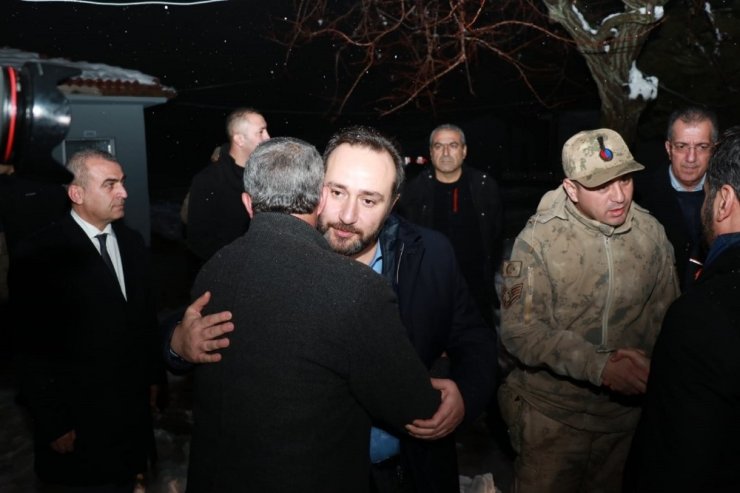 Milletvekili Ağar ve Başkan Şerifoğulları, deprem bölgesinde inceleme de bulundu