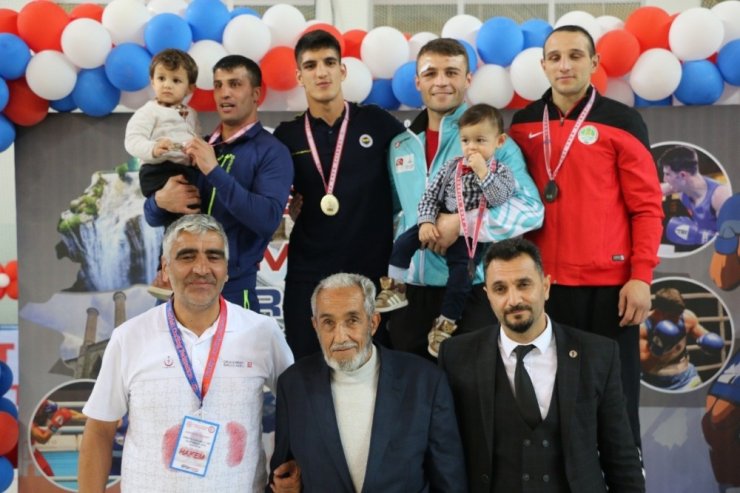 Boksun şampiyonları belli oldu