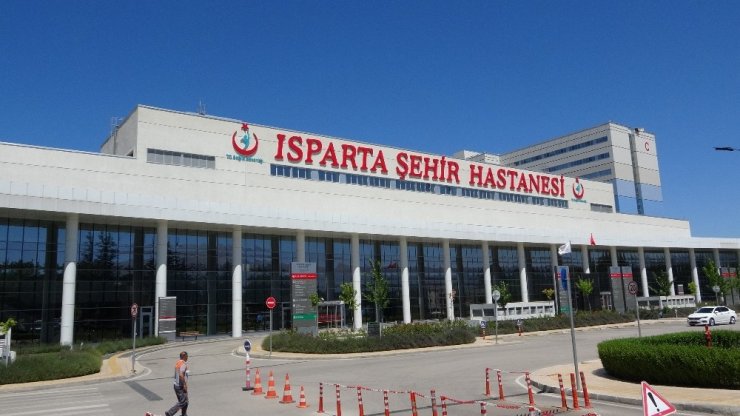Isparta’da doktoru darp eden şahıs serbest kaldı