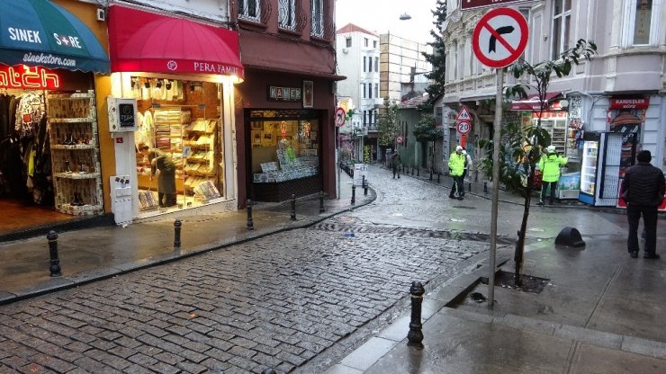 Beyoğlu’nda “Hanuka ve Noel Bayramı” kutlamaları için bazı yollar trafiğe kapatıldı
