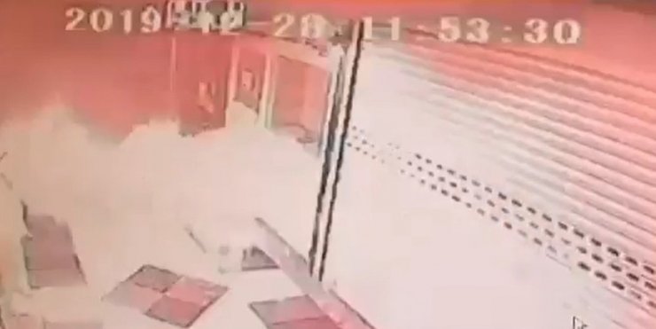 İzmir’de facianın eşiğinden dönülen patlama kamerada