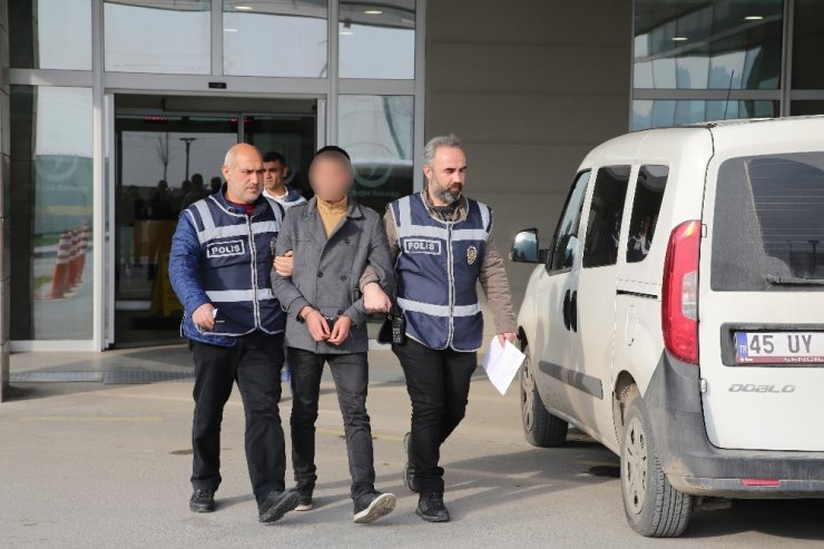İnternette ’teknik servisim’ yazdı, onlarca kişiyi dolandırdı
