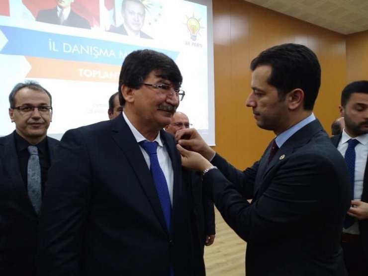 Osmaniye’de Saadet Partili ve CHP’li iki belediye başkanı AK Parti’ye geçti