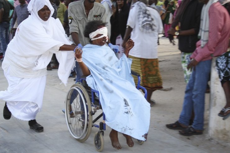 Somali’de çok sayıda kişinin öldüğü saldırıyı terör örgütü Eş-Şebab üstlendi