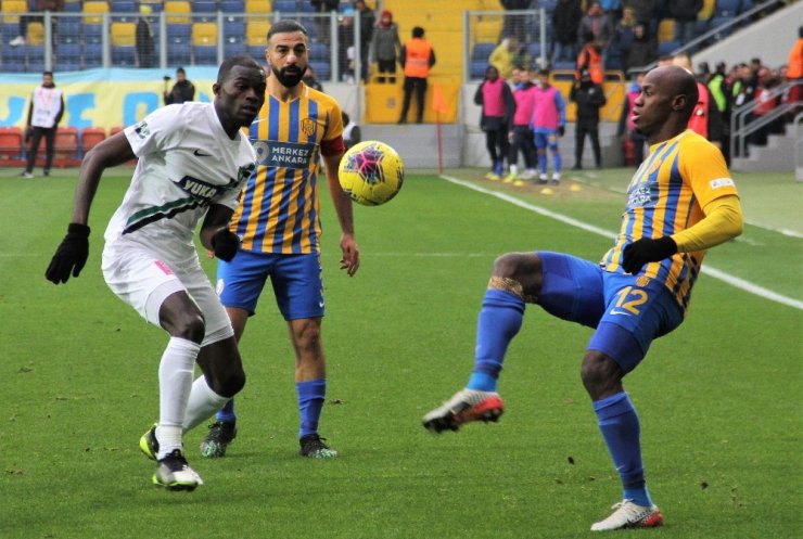 Süper Lig: MKE Ankaragücü: 0 - Denizlispor: 2 (İlk yarı)