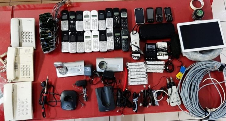 Telefon hatlarına kaçak giren 2 kişi yakalandı