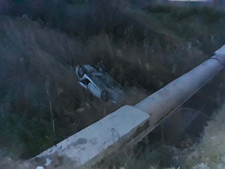 İzmir’de otomobil köprüden uçtu: 1 yaralı