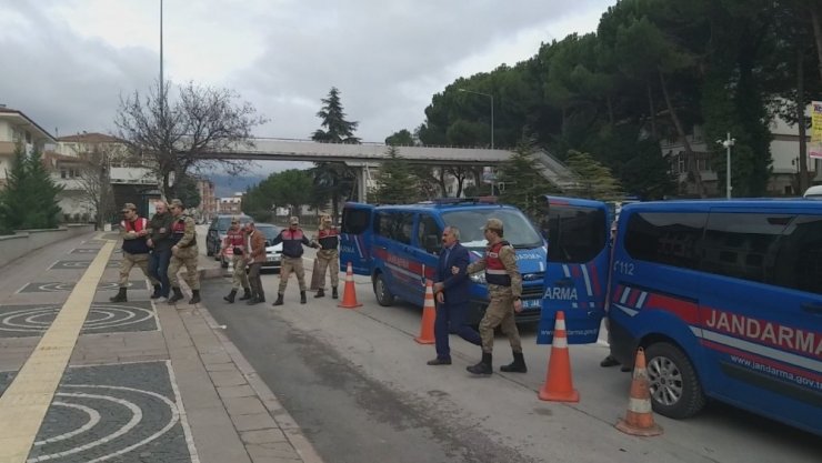 Telefon kablosu hırsızları tutuklandı