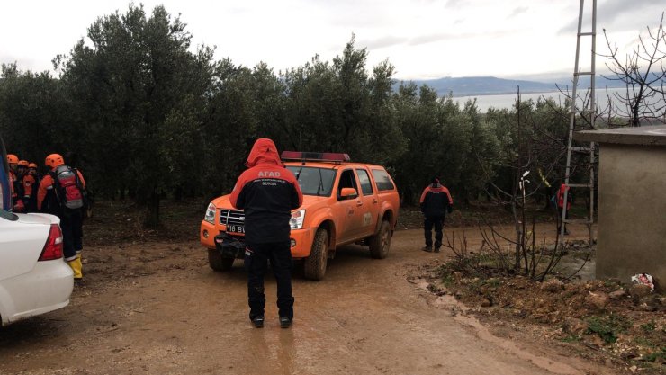 Bursa'da ekiplerin arazide aradığı çiftçi evine döndü
