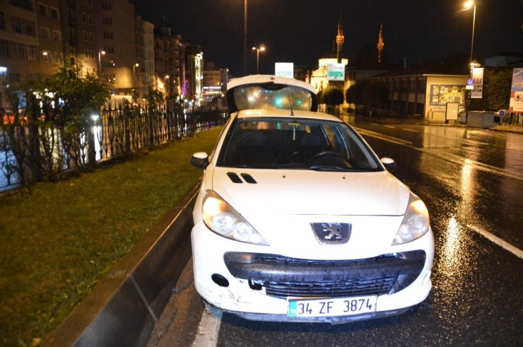 Afgan Uyruklu alkollü sürücü çarptığı otomobili 300 metre ileri savruldu