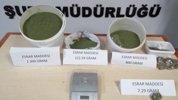 Kömürlükteki kovalarda 3 kilo 100 gram toz esrar ele geçirildi