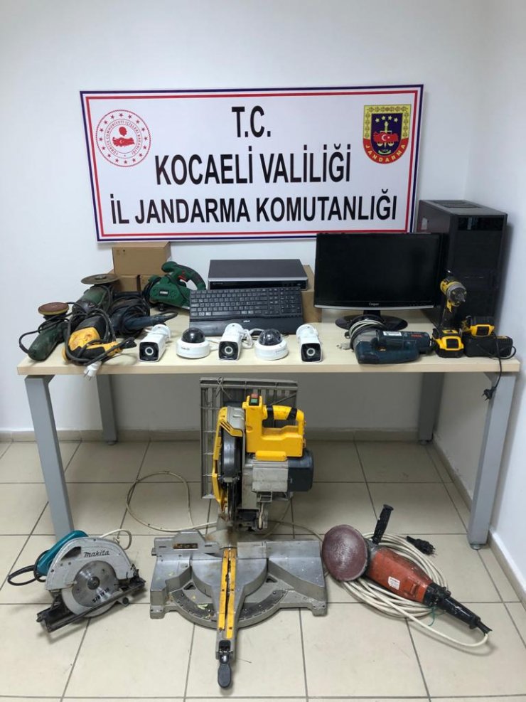 GÜNCELLEME - Kocaeli'de inşaattan hırsızlık yaptıkları iddiasıyla 3 şüpheli tutuklandı