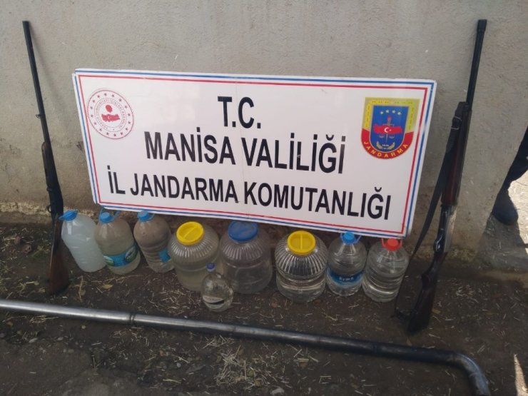 Yılbaşında piyasaya sürecekleri sahte içkileri toprağa gömdüler