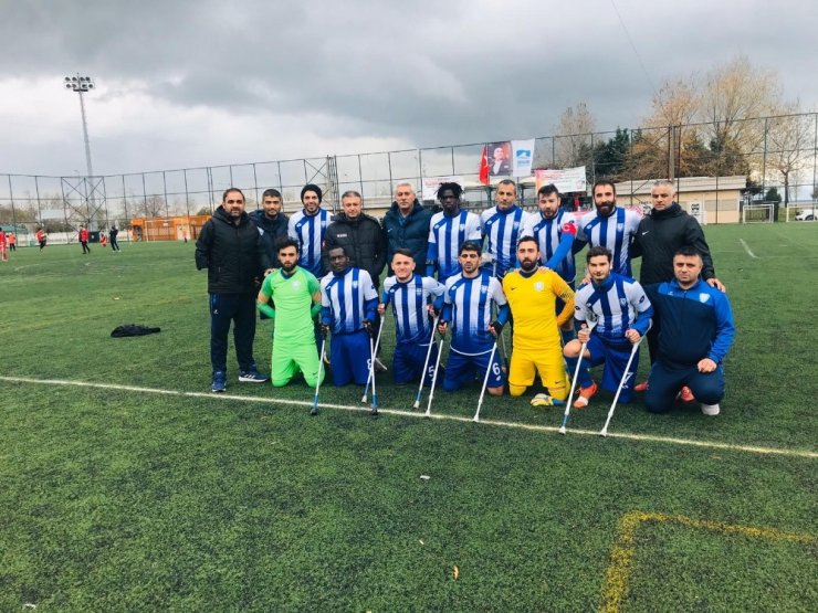 Şampiyon ilk yarıyı lider kapattı 1-0