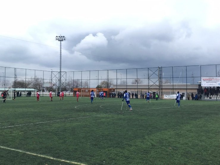 Şampiyon ilk yarıyı lider kapattı 1-0