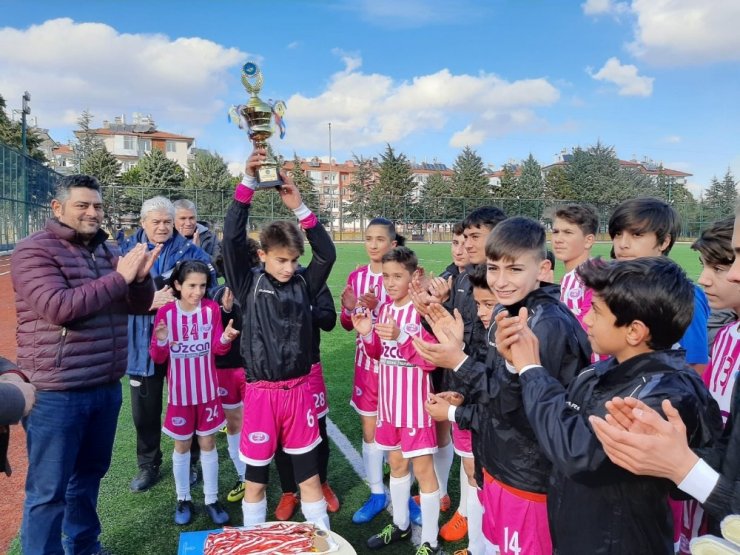Isparta U-14 Liginde Şampiyon IYAŞ Gençlikspor