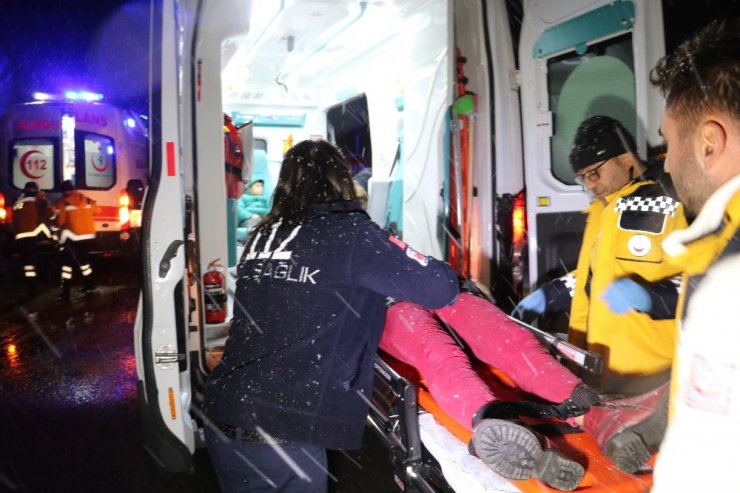 Sivas’ta trafik kazası: 5 yaralı
