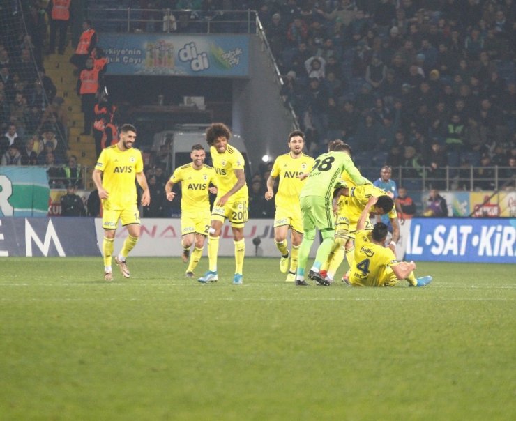 Çaykur Rizespor: 1 - Fenerbahçe: 2 (Maç sonucu)