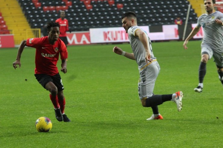 Süper Lig: Gaziantep FK: 1 - Yeni Malatyaspor: 0 (İlk yarı)