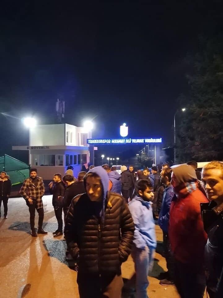 Trabzonspor taraftarlarından Ünal Karaman’a destek