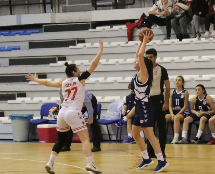 Turgutlu Belediyespor devrenin son maçını galip tamamladı
