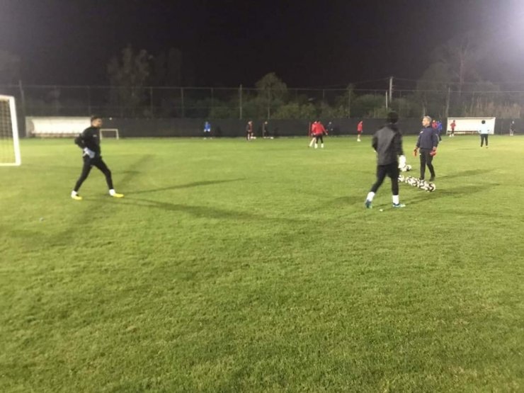 Yeşilyurt Belediyespor’da Antalya kampı sürüyor