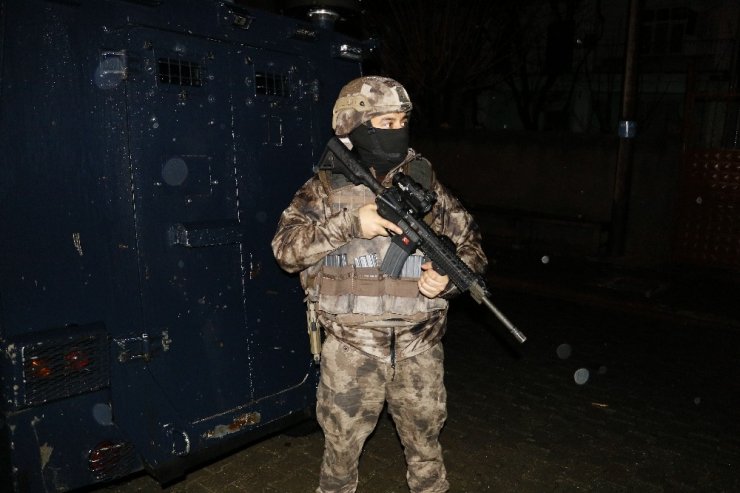 Adana’da DEAŞ operasyonu: 6 gözaltı