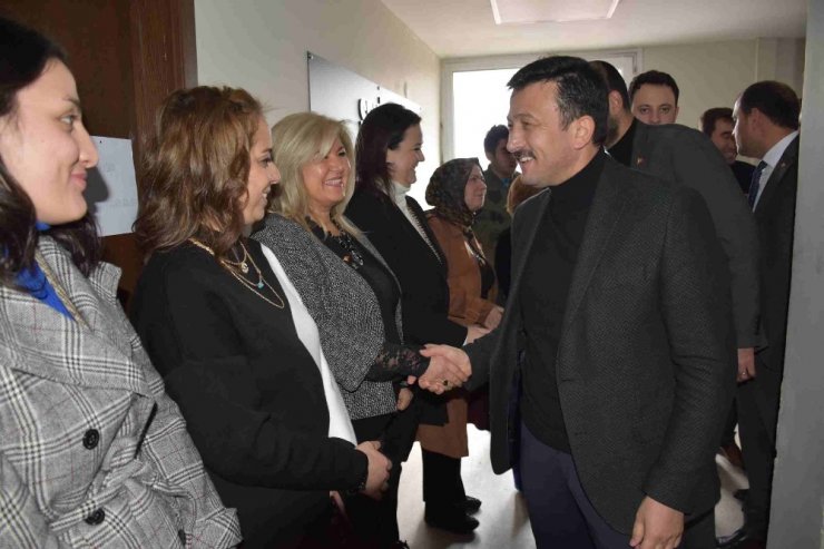 AK Partili Hamza Dağ, Menemen’de Muhtarlar Şurası’na katıldı