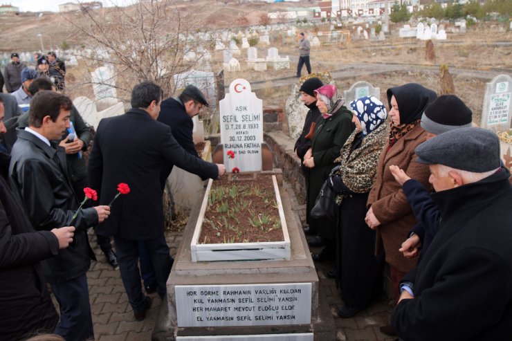 "Aşık Sefil Selimi" mezarı başında anıldı