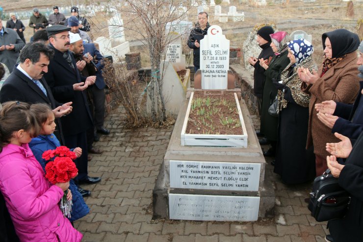 "Aşık Sefil Selimi" mezarı başında anıldı