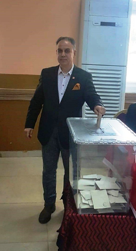 CHP Karaisalı İlçe Başkanlığına Mustafa Eren yeniden seçildi
