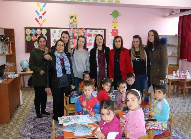 Asker eşlerinden örnek davranış
