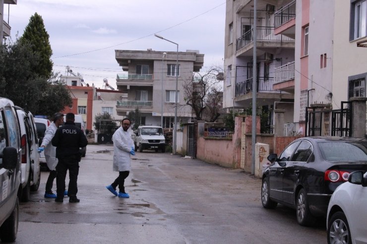 Torbalı’da zanlının saklandığı evden silah ele geçirildi