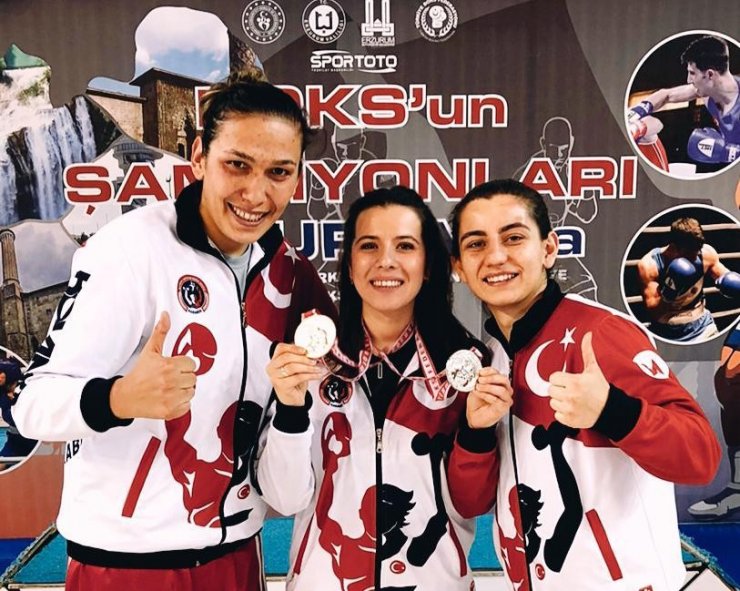Karabüklü boksörler Erzurum’dan 4 madalya ile döndü