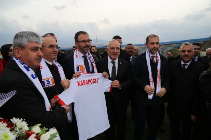 Bakan Kasapoğlu: "Sporu tabana yayma noktasında çalışmaları ve gayretleri daha yukarılara taşıyacağız"