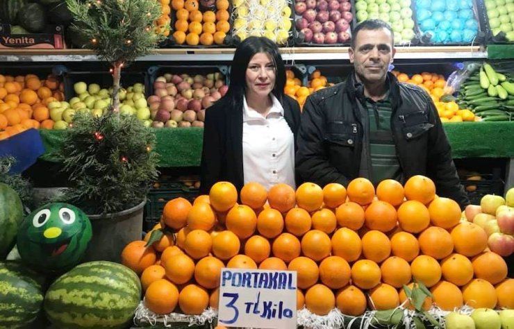 Yeni yıl öncesi Ödemiş pazarına yoğun ilgi