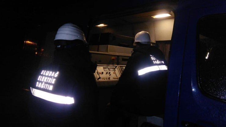 Marmara Adası'nda elektrik kesintisine yol açan kablo arızasının yeri belirlendi