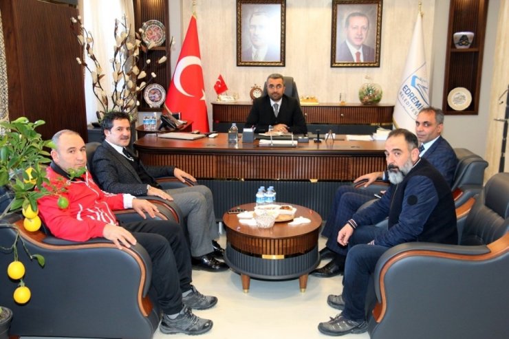 Milli boksörlerden Başkan Say’a teşekkür ziyareti