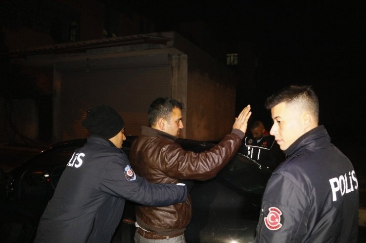 Polislerden narkotik uygulaması
