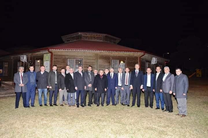 AK Partili ilçe ve belde belediye başkanları Gediz’de toplandı