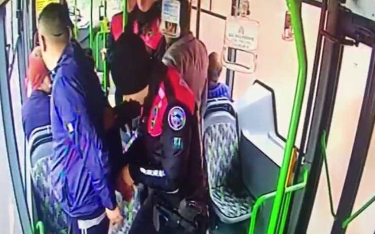 Halk otobüsüne polis böyle operasyon düzenledi