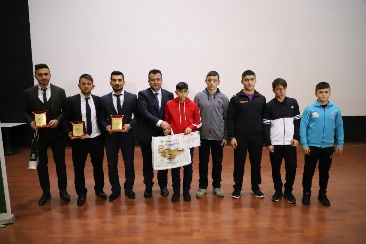 Çarşamba’ya gururu yaşatan sporcular ödüllendirildi