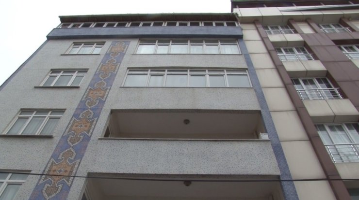 Önce evi soydular sonra araba çalıp kaza yaptılar