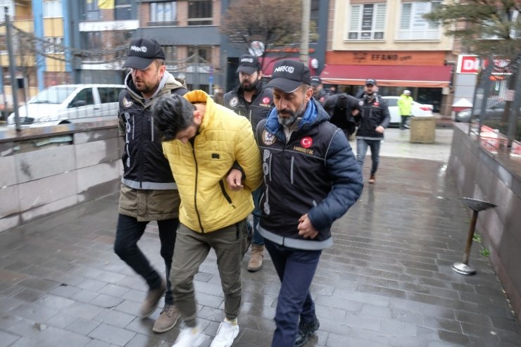 Eskişehir emniyetinden uyuşturucu satıcılarına büyük darbe