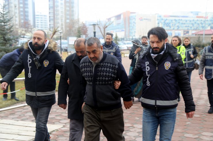 Hırsızlık şüphelisinden gazetecilere gülümseten tepki