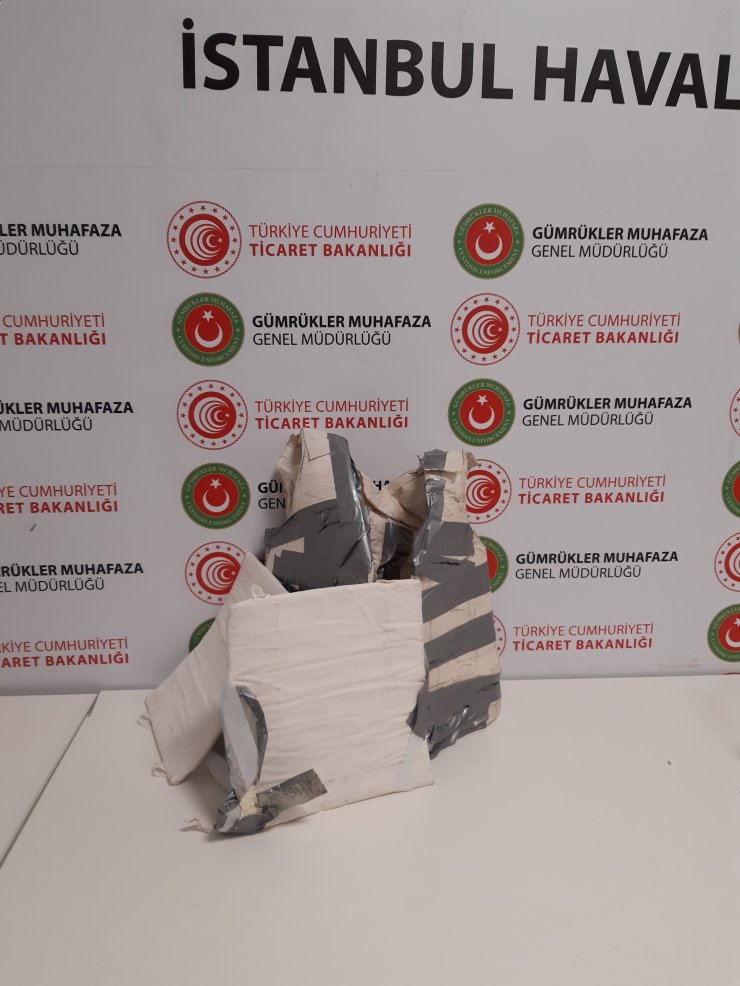 İstanbul Havalimanı'nda 7,5 kilogram kokain ele geçirildi